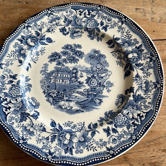 Royal Staffordshire Tonquin Blue Salad/Lunch Plate set of four - Picture 3 of 13